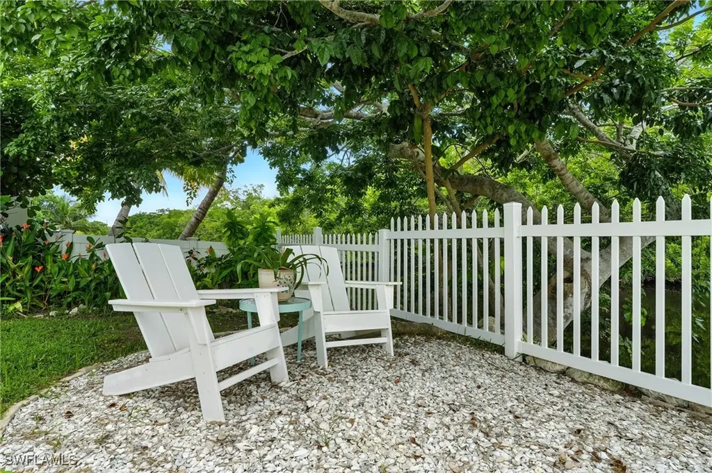 578 14th Street N Naples FL 34102