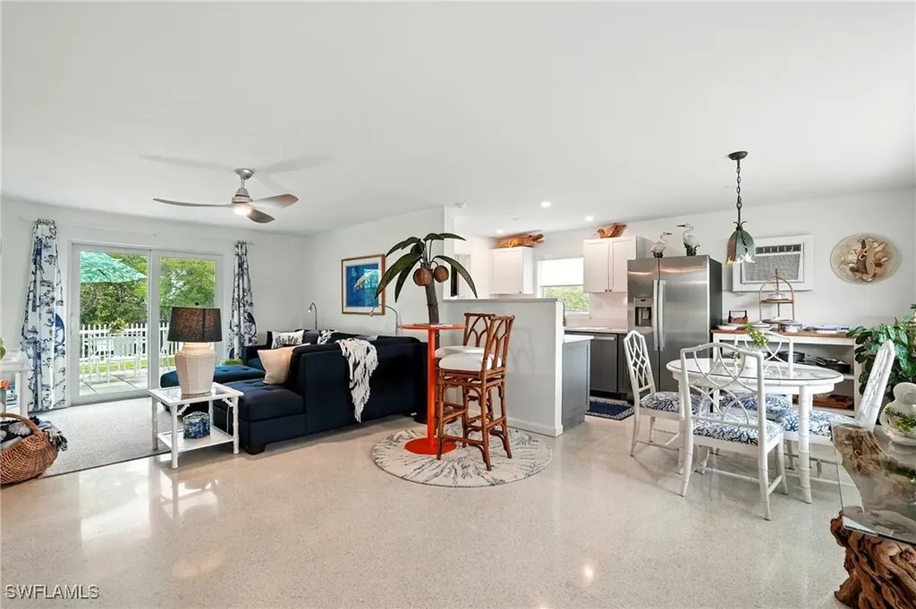 578 14th Street N Naples FL 34102