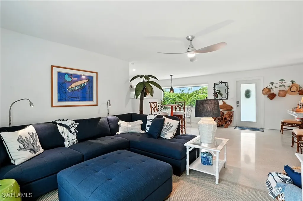 578 14th Street N Naples FL 34102