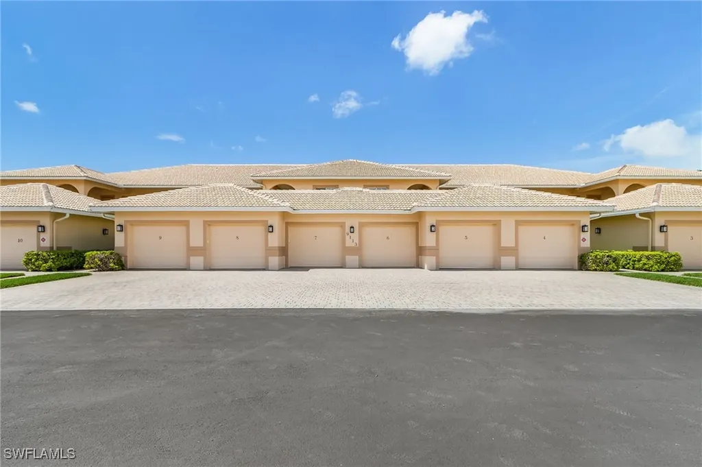 9113 Michael Circle Naples FL 34113