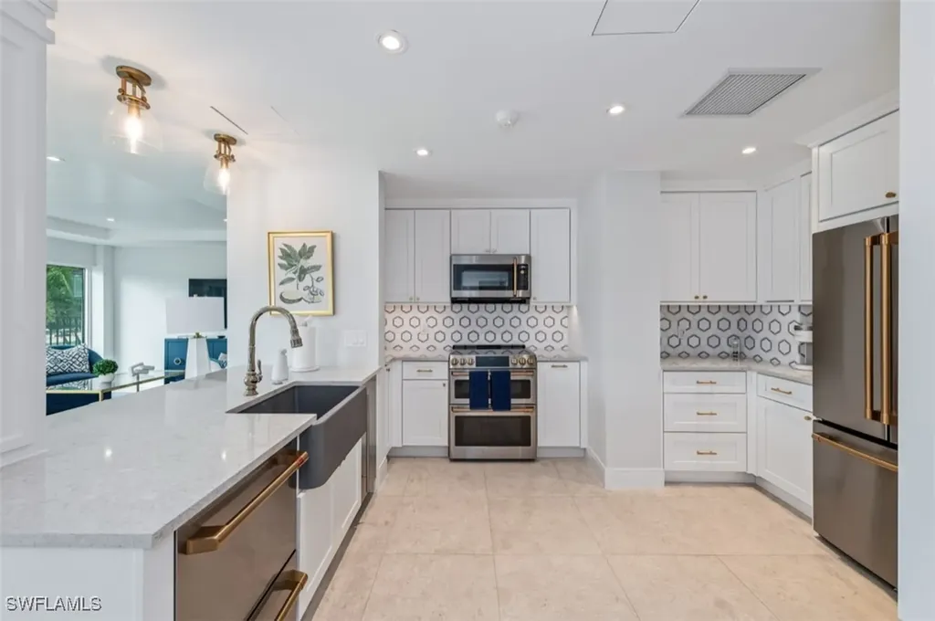 2170 Gulf Shore Boulevard N Naples FL 34102