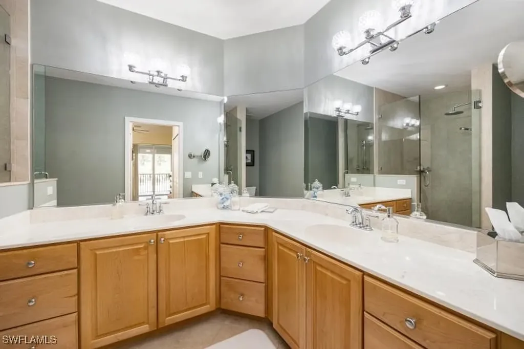 5644 Sandlewood Court Naples FL 34110