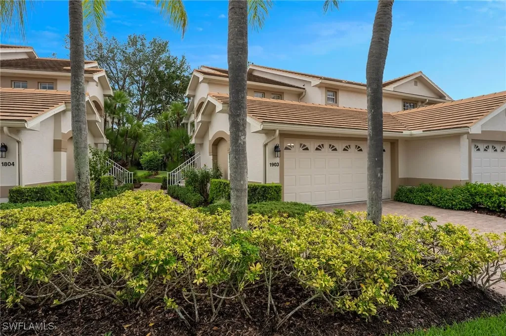 5644 Sandlewood Court Naples FL 34110