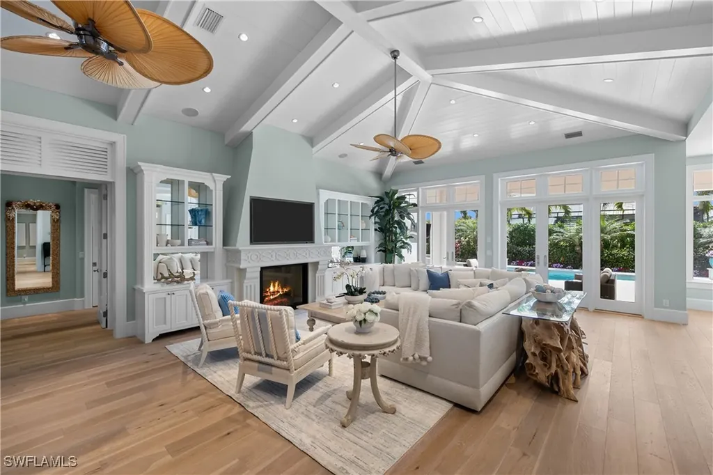 532 Pine Grove Lane Naples FL 34103