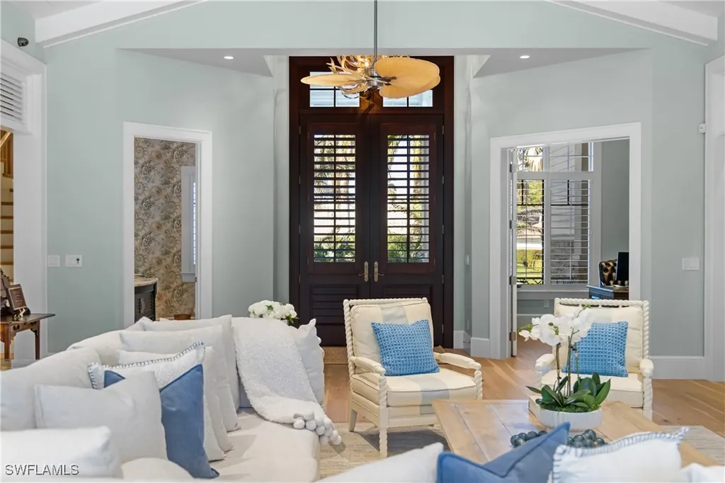 532 Pine Grove Lane Naples FL 34103
