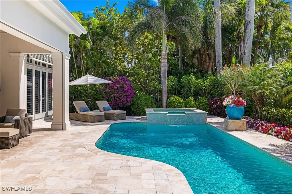 532 Pine Grove Lane Naples FL 34103