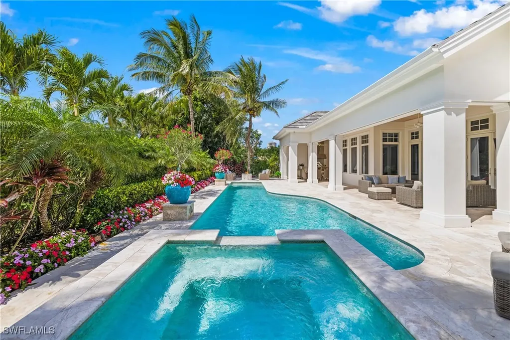 532 Pine Grove Lane Naples FL 34103
