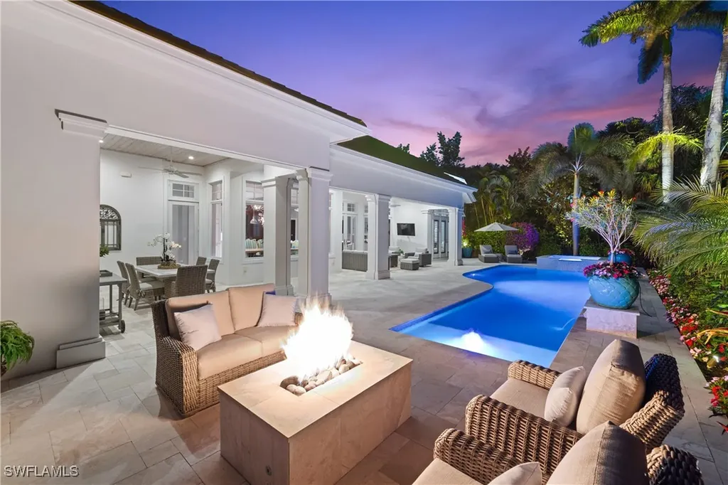 532 Pine Grove Lane Naples FL 34103