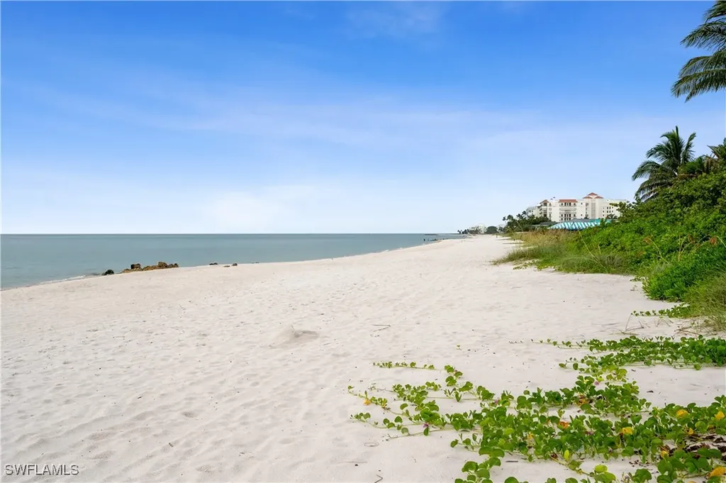 532 Pine Grove Lane Naples FL 34103