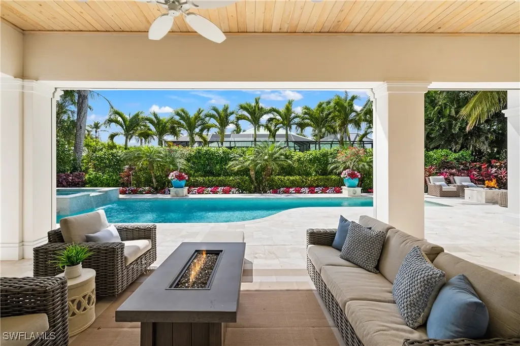 532 Pine Grove Lane Naples FL 34103
