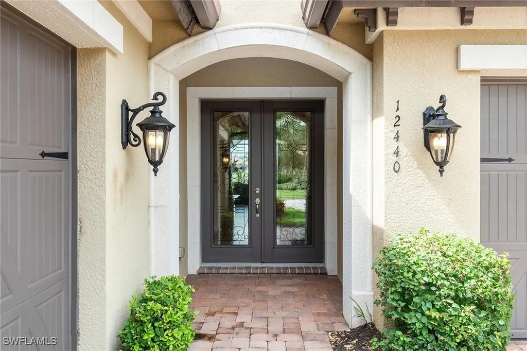 12440 Wisteria Drive Naples FL 34120