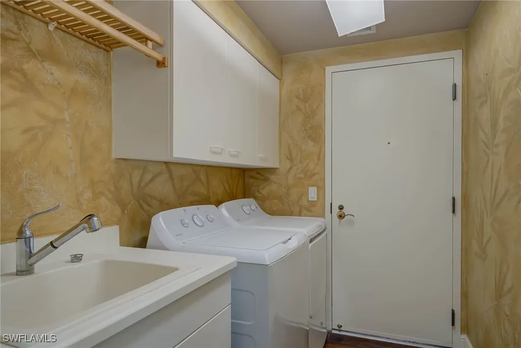 445 Cove Towers Drive Naples FL 34110