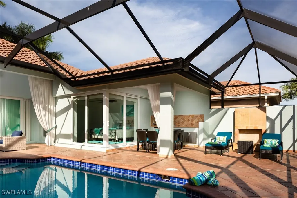 982 Tivoli Court Naples FL 34104