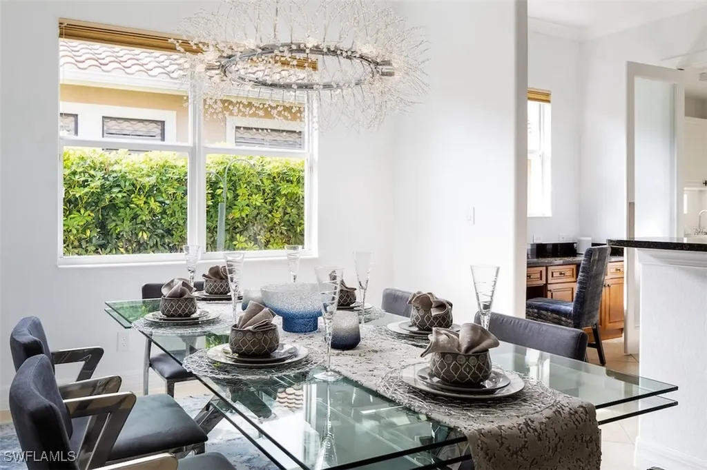 982 Tivoli Court Naples FL 34104