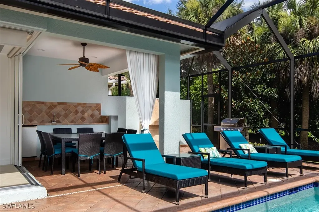 982 Tivoli Court Naples FL 34104