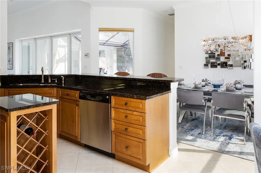 982 Tivoli Court Naples FL 34104