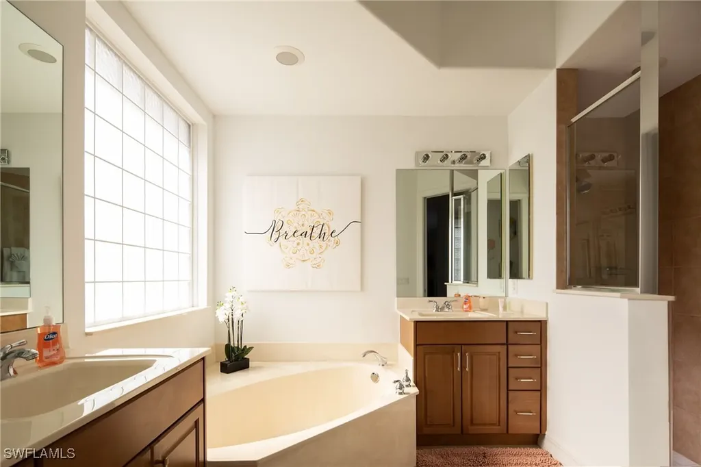 982 Tivoli Court Naples FL 34104