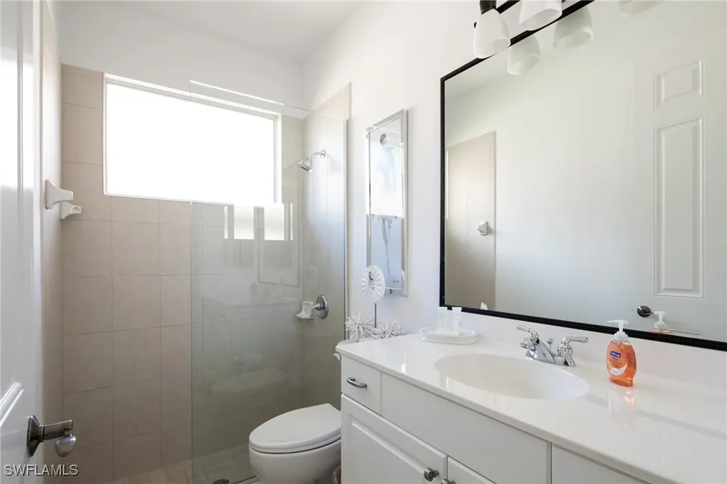 982 Tivoli Court Naples FL 34104