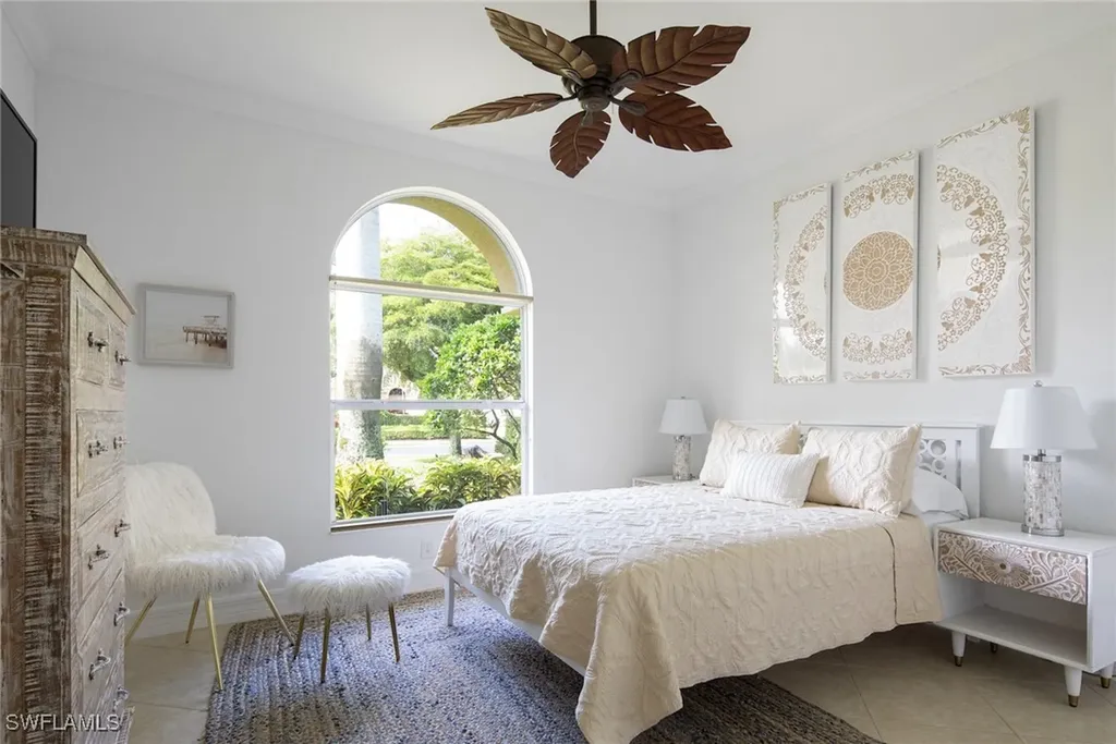 982 Tivoli Court Naples FL 34104