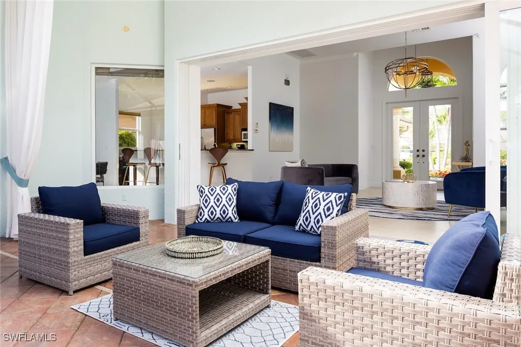 982 Tivoli Court Naples FL 34104