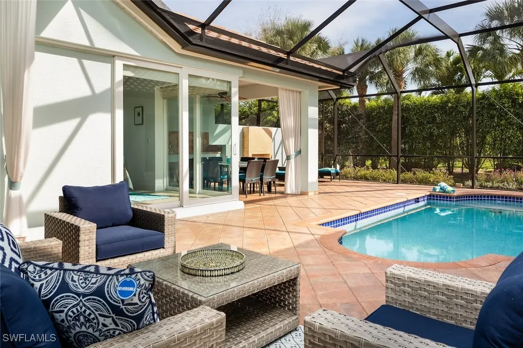 982 Tivoli Court Naples FL 34104