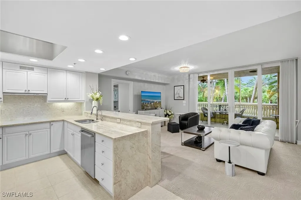 2748 Tiburon Boulevard E Naples FL 34109