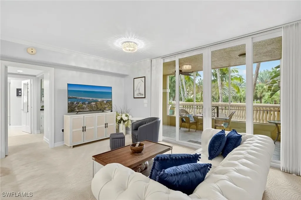 2748 Tiburon Boulevard E Naples FL 34109