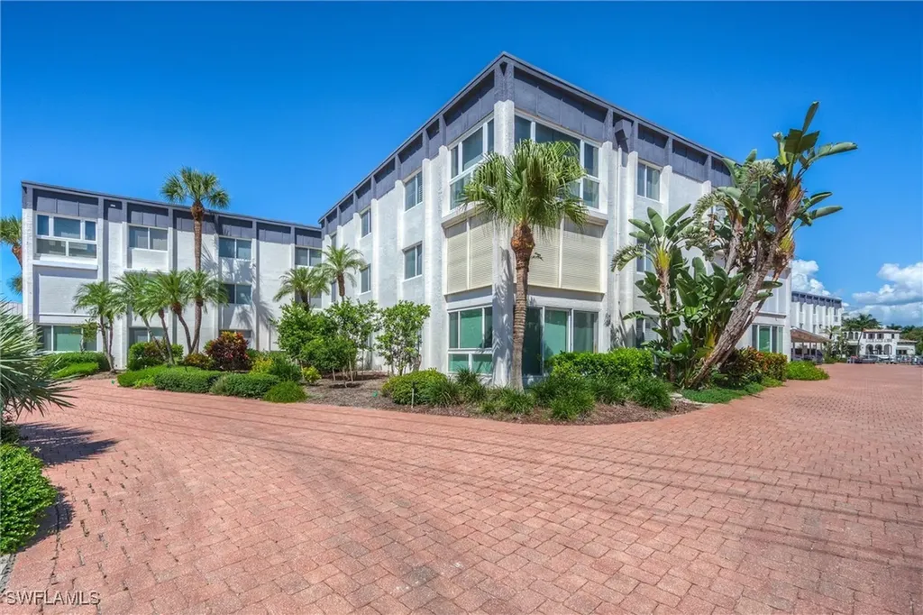 1930 Gulf Shore Boulevard N Naples FL 34102