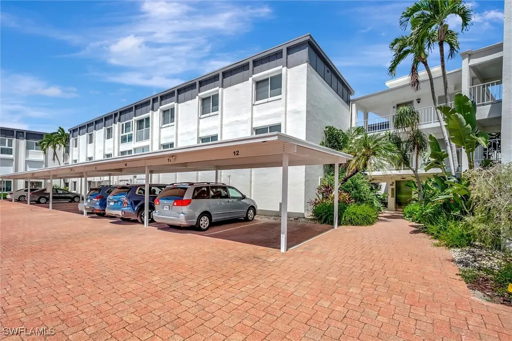 1930 Gulf Shore Boulevard N Naples FL 34102
