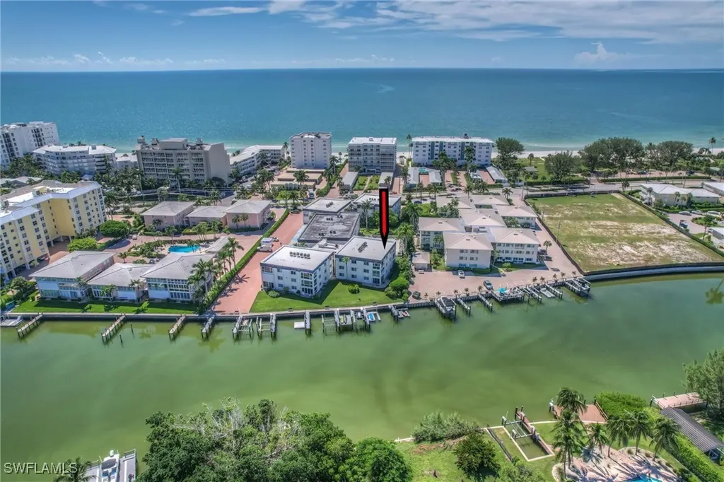 1930 Gulf Shore Boulevard N Naples FL 34102