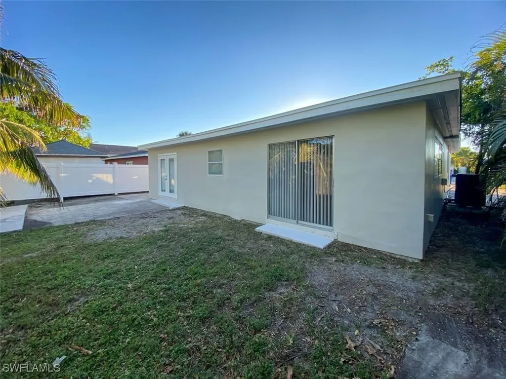 550 14th Street N Naples FL 34102