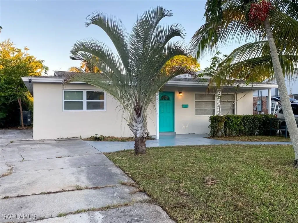 550 14th Street N Naples FL 34102