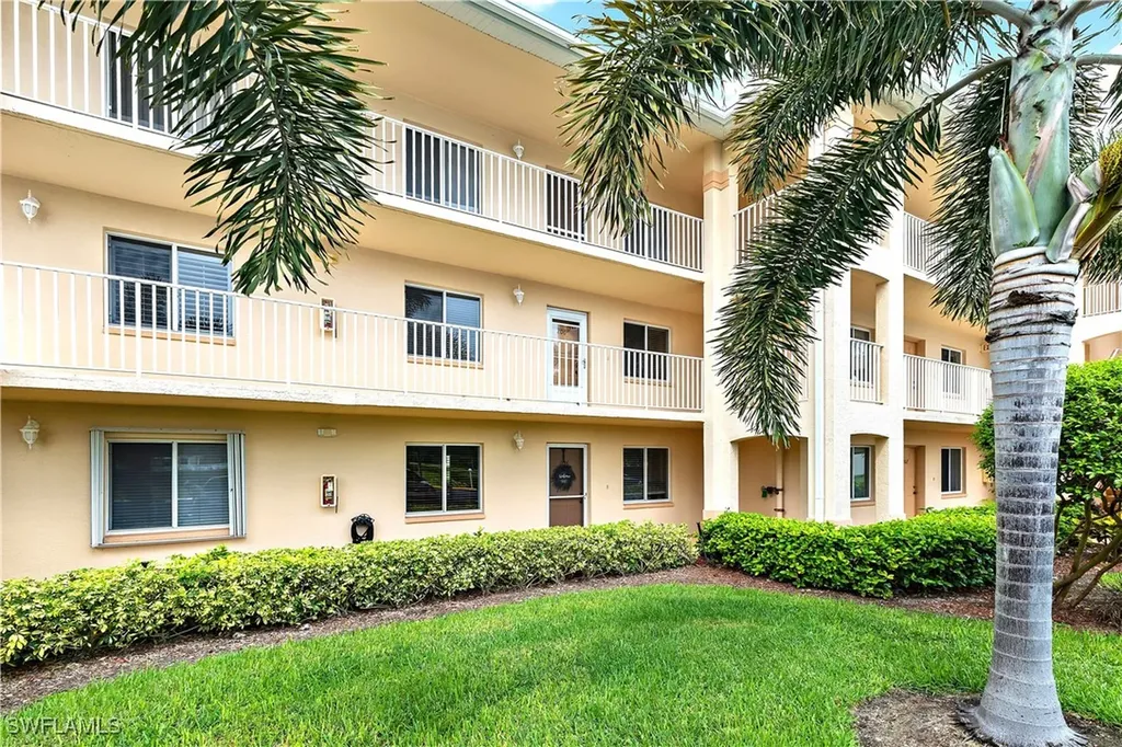 1001 Eastham Way Naples FL 34104