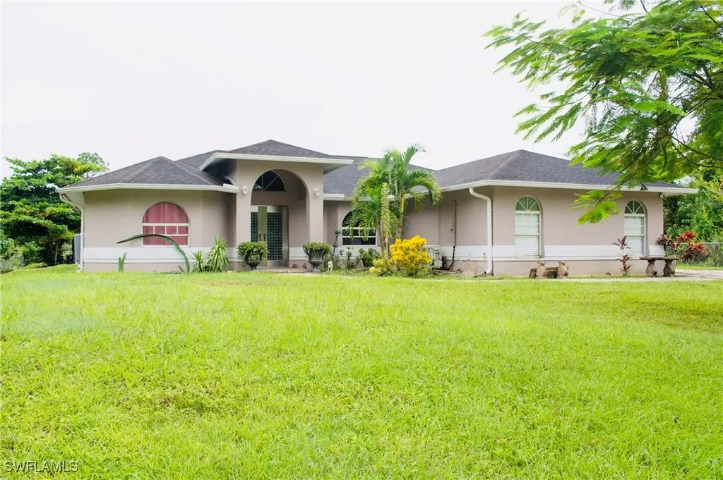 3210 22nd Avenue NE Naples FL 34120