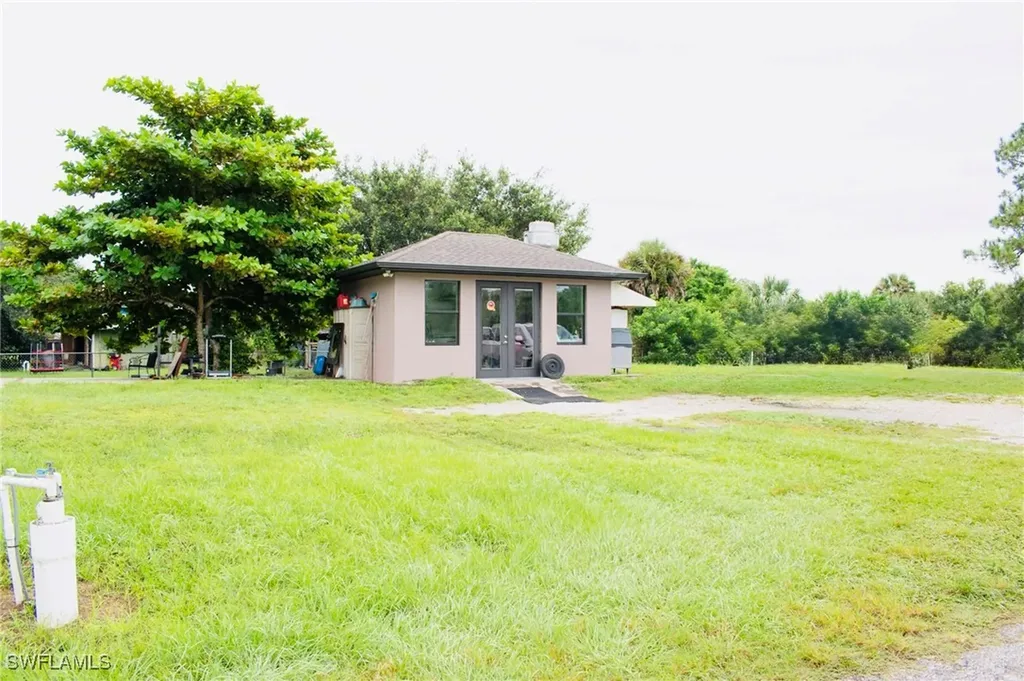3210 22nd Avenue NE Naples FL 34120