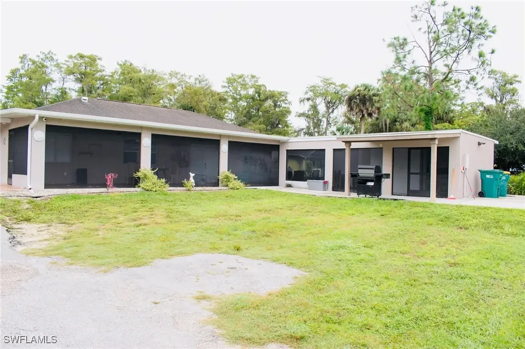 3210 22nd Avenue NE Naples FL 34120