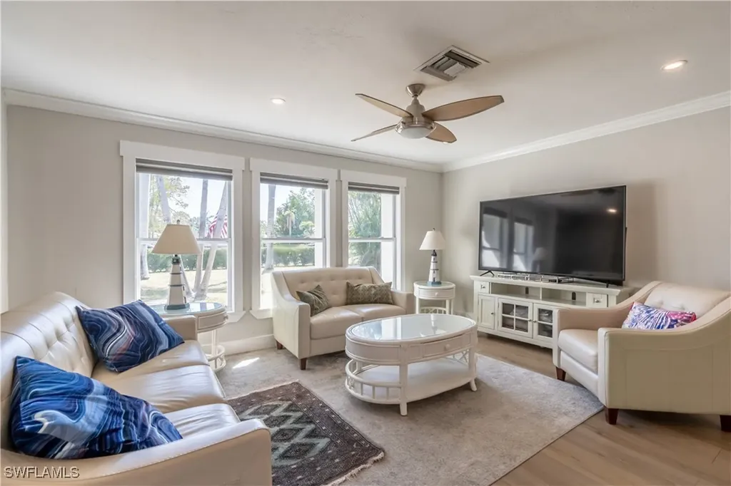 2237 Kings Lake Boulevard Naples FL 34112