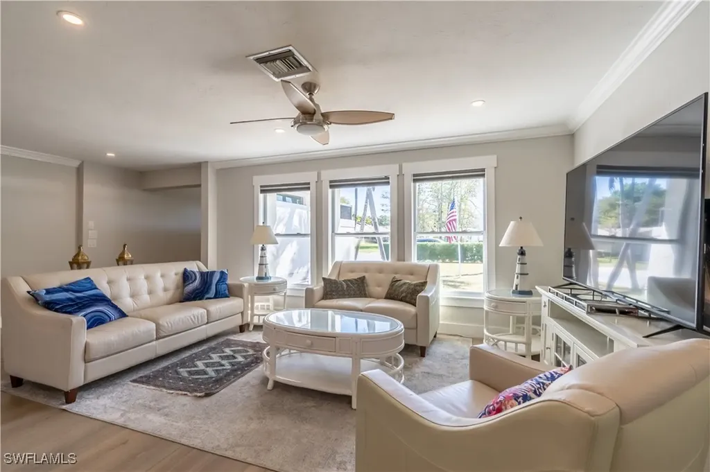 2237 Kings Lake Boulevard Naples FL 34112