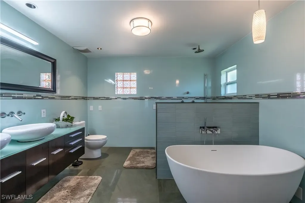 2237 Kings Lake Boulevard Naples FL 34112