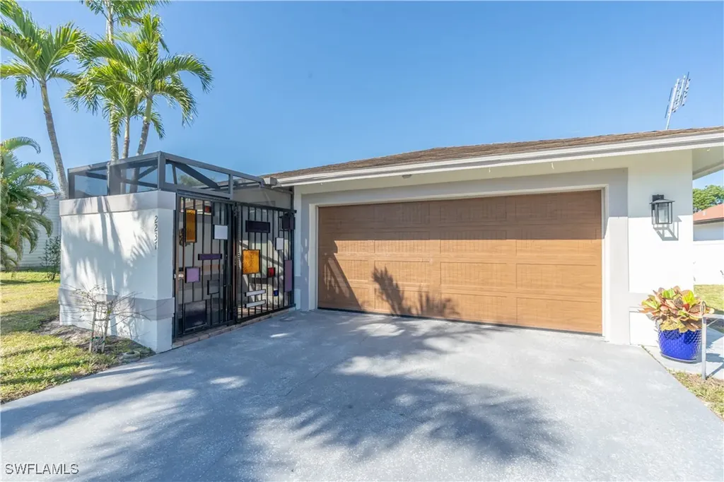 2237 Kings Lake Boulevard Naples FL 34112
