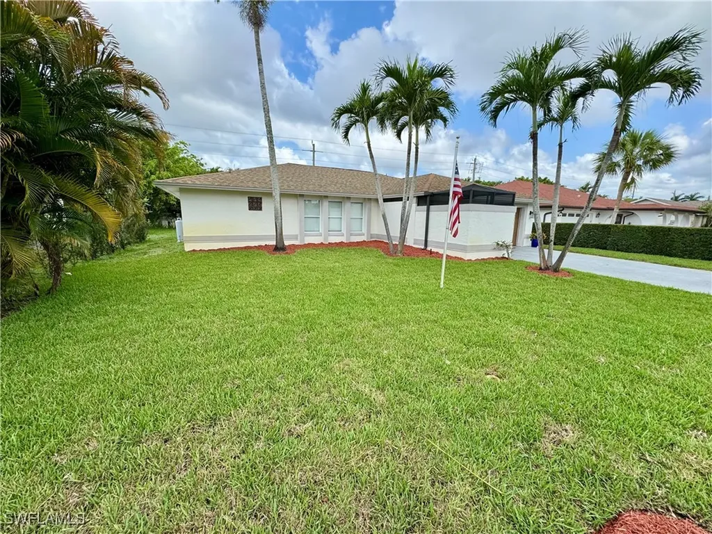 2237 Kings Lake Boulevard Naples FL 34112