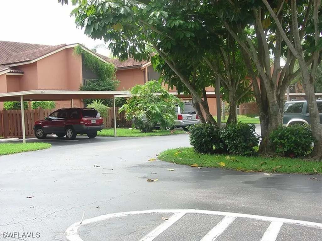 110 Cypress Way E Naples FL 34110