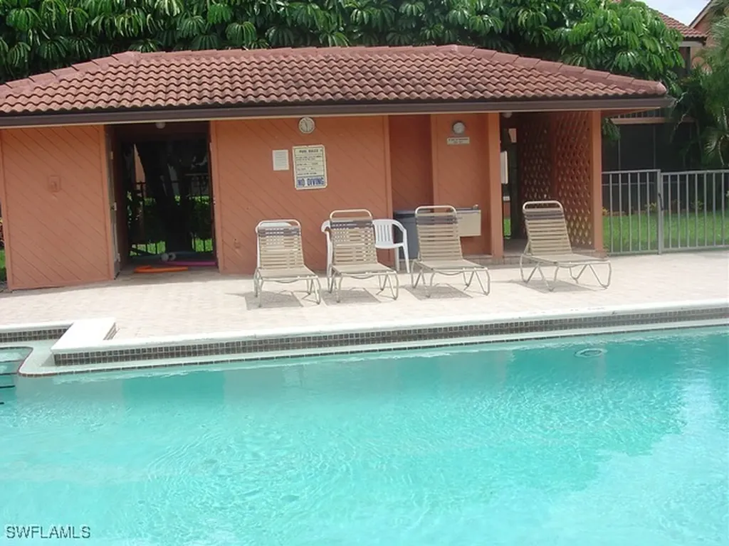 110 Cypress Way E Naples FL 34110