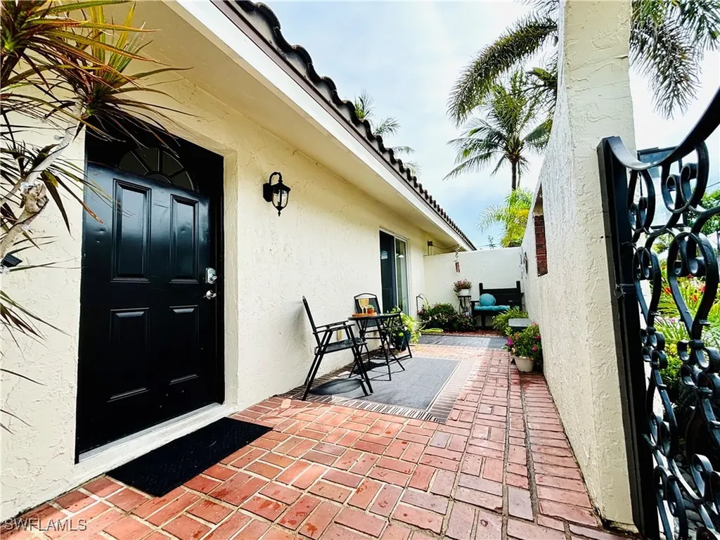 1455 Curlew Avenue Naples FL 34102