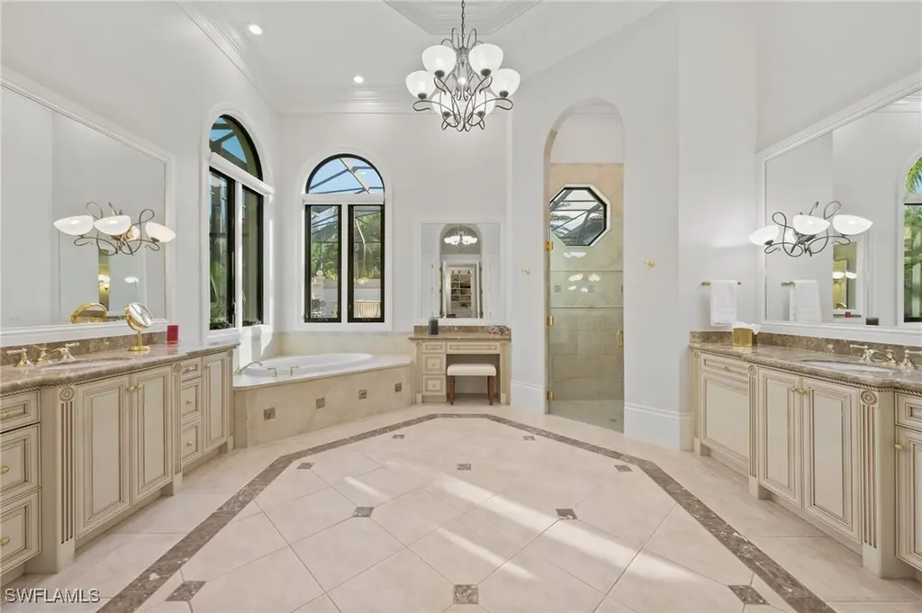 6489 Highcroft Drive Naples FL 34119