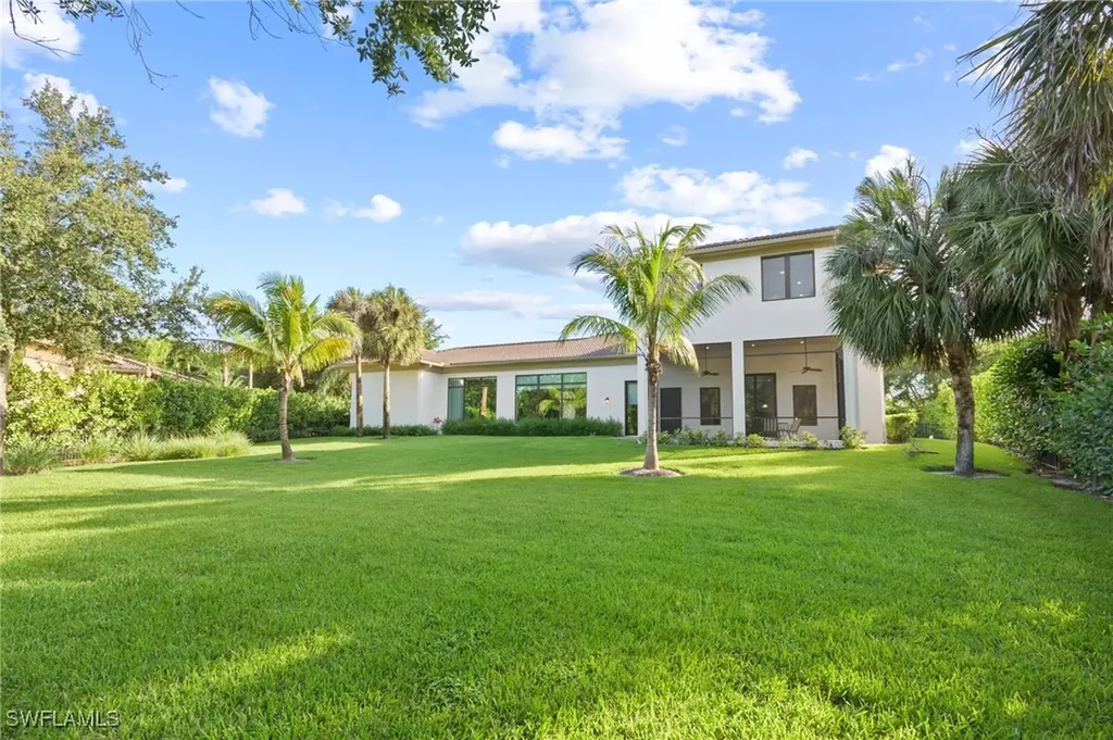 6489 Highcroft Drive Naples FL 34119