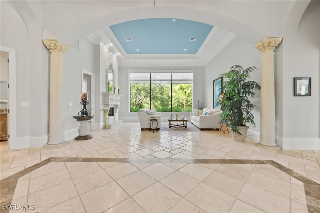 6489 Highcroft Drive Naples FL 34119