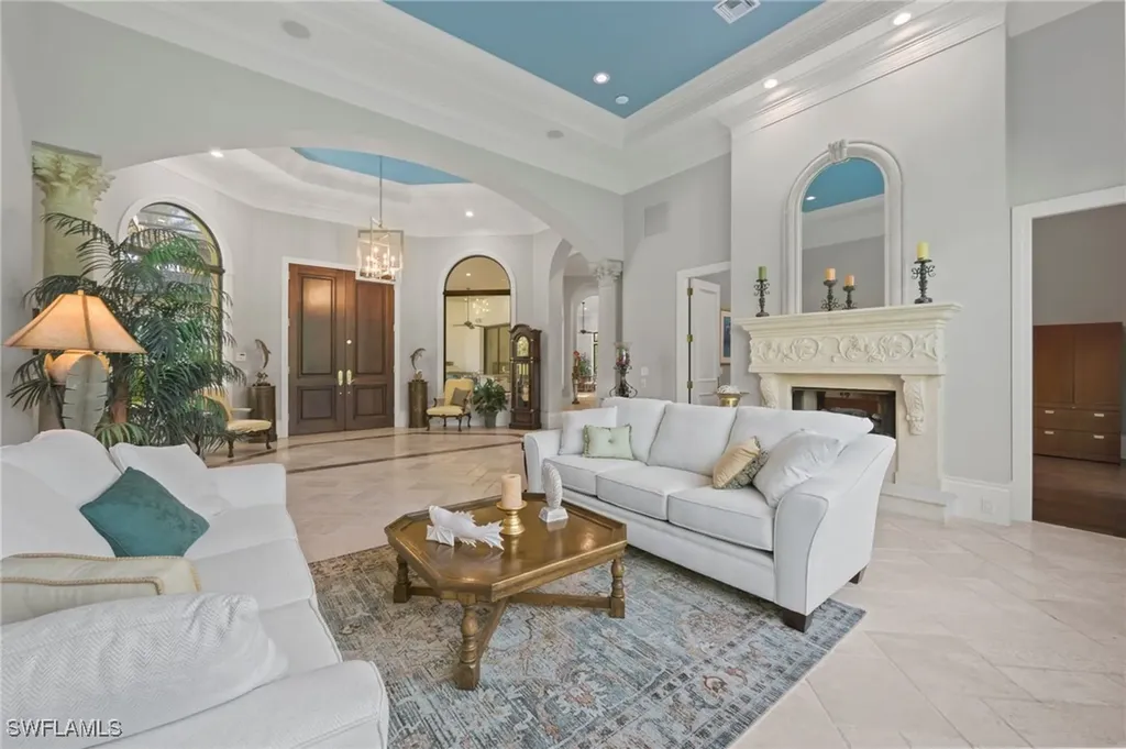 6489 Highcroft Drive Naples FL 34119