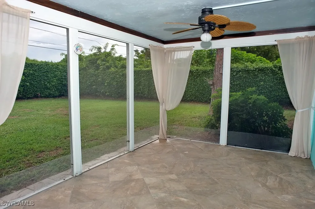 565 100th Avenue N Naples FL 34108