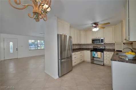565 100TH Avenue N Naples FL 34108